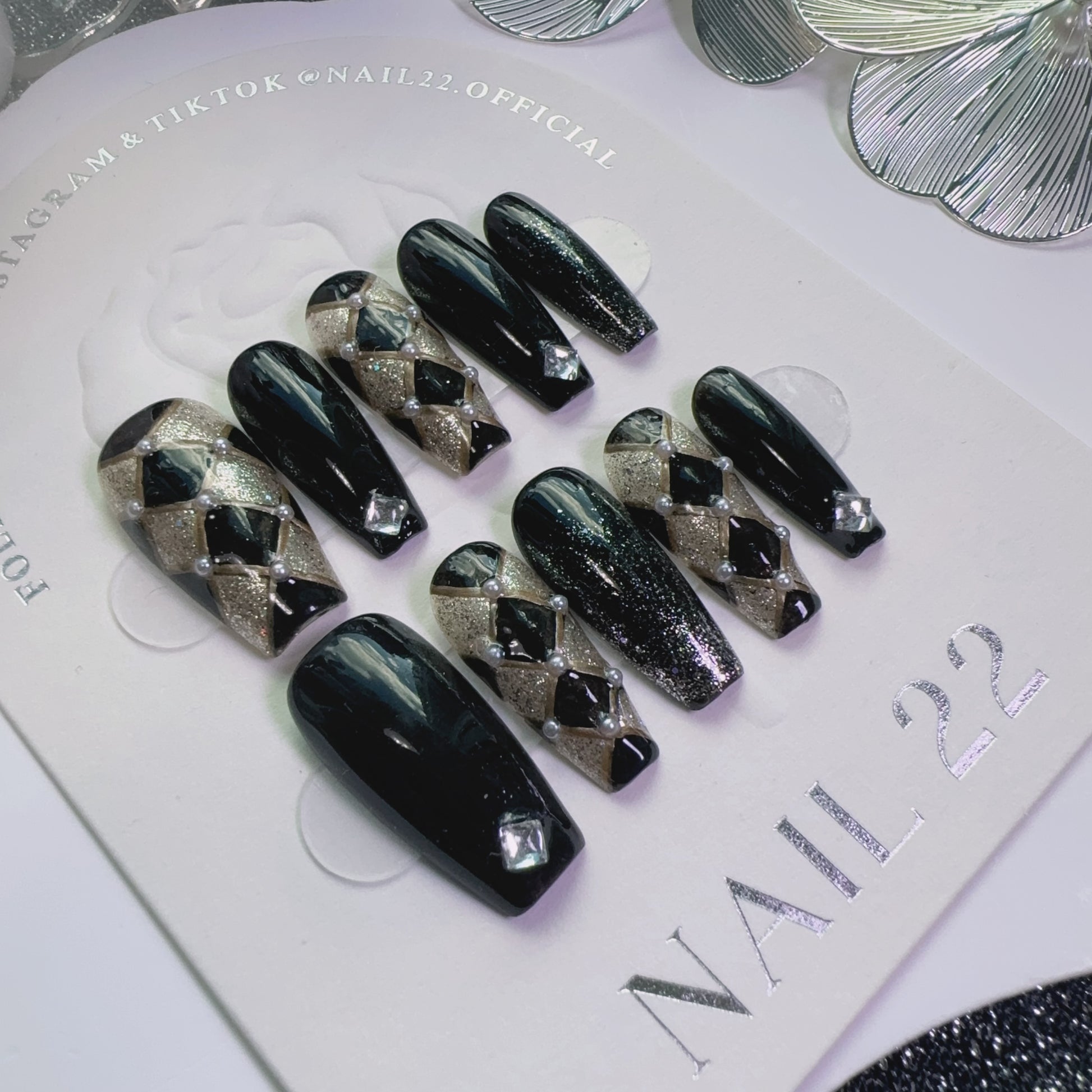 Gothic Night - False nails - Nail 22 Official