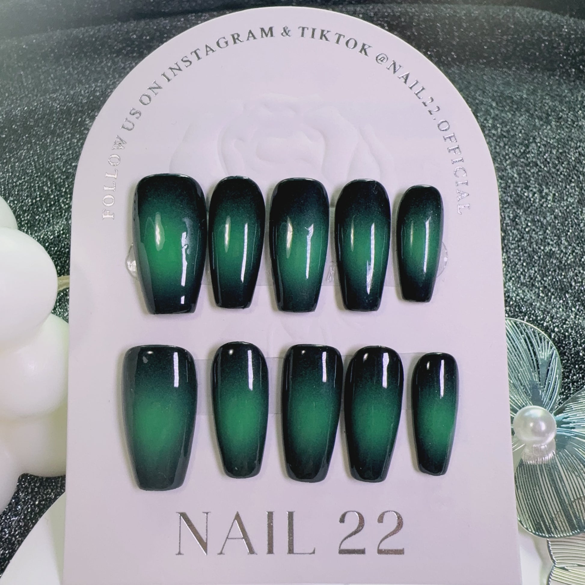 Rock N Roll Emerald - False nails - Nail 22 Official