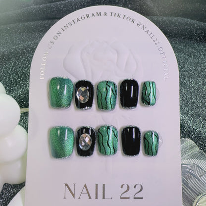 Emerald Sparkle - False nails - Nail 22 Official