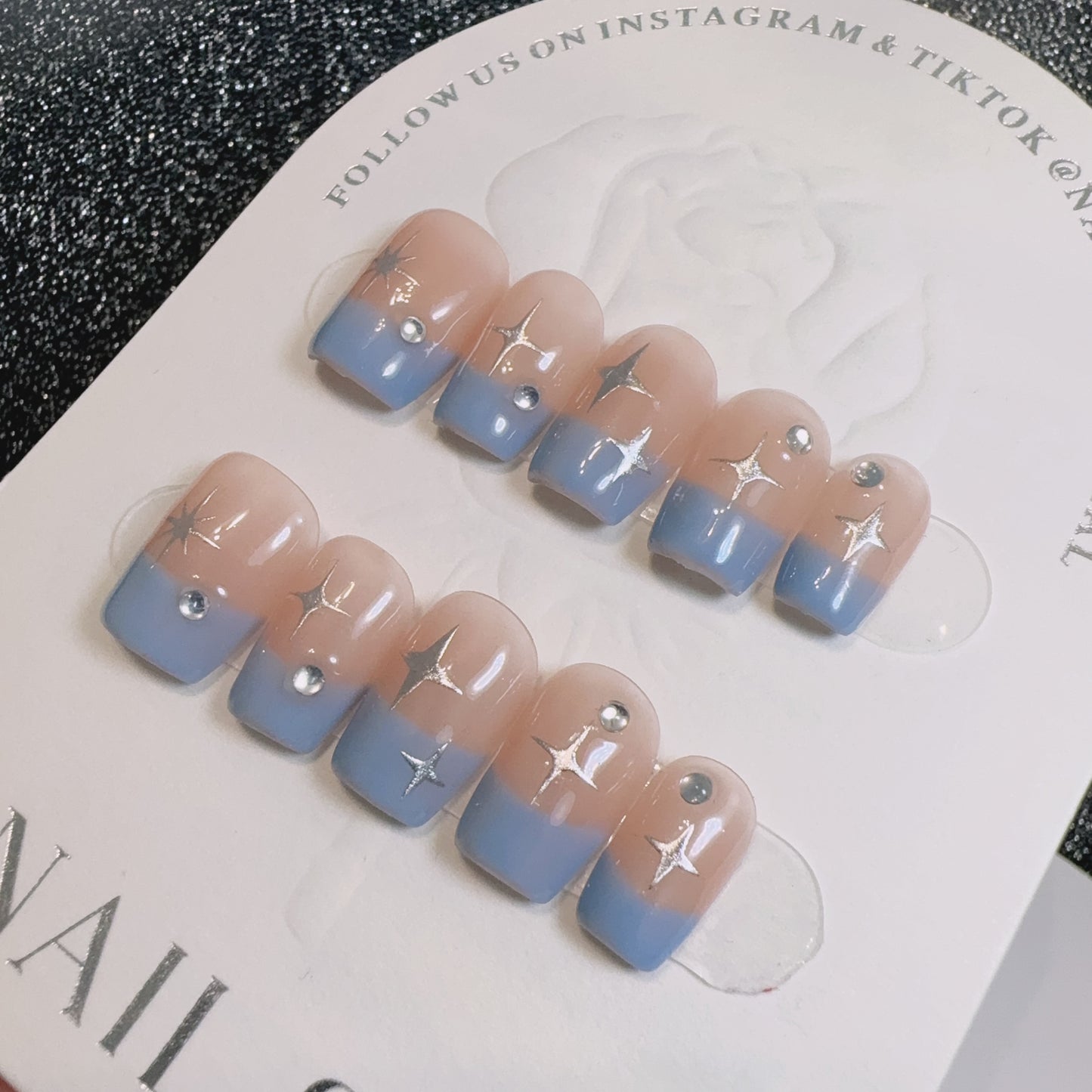 Blue Nudes - False nails - Nail 22 Official