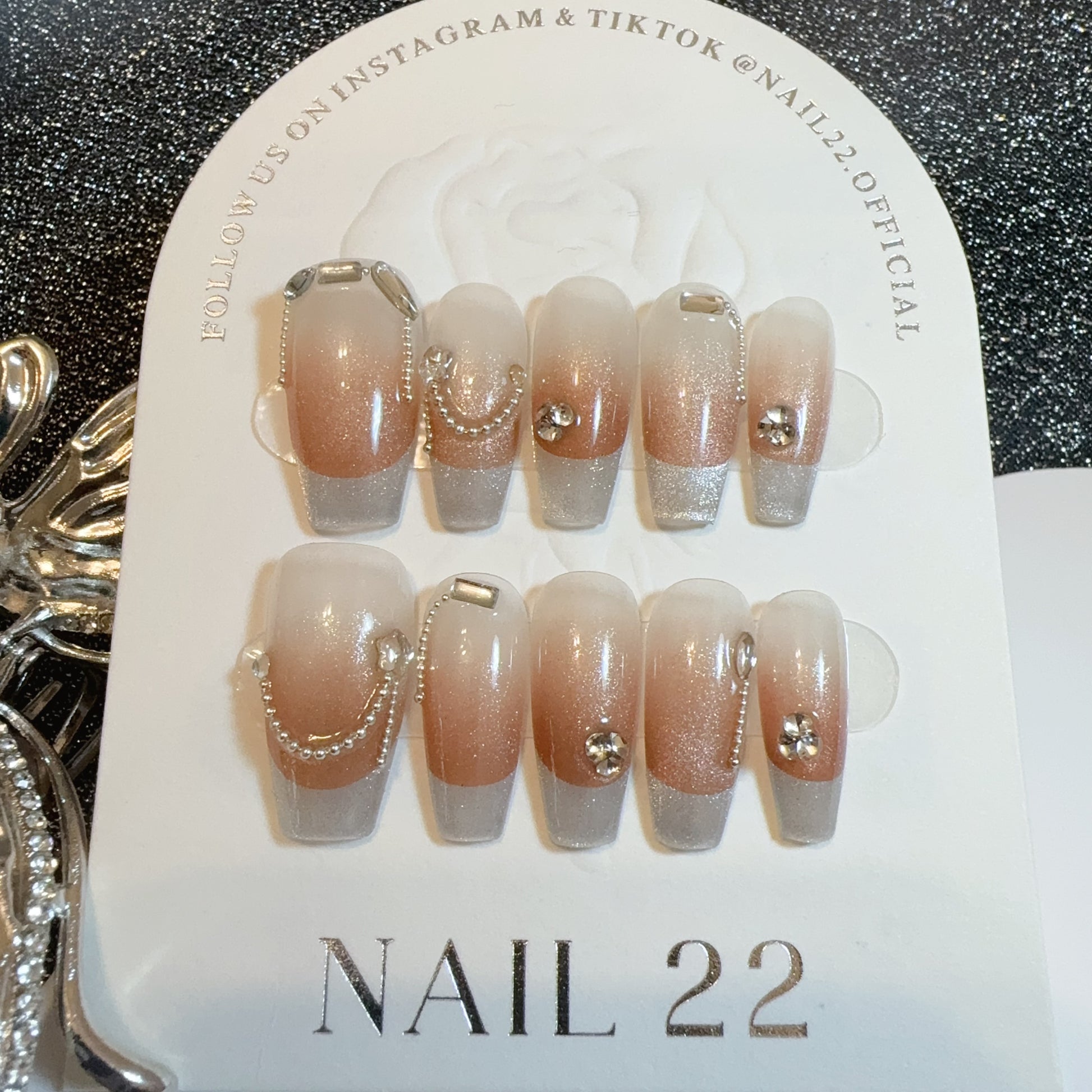 Charmed FrenchTip - False nails - Nail 22 Official