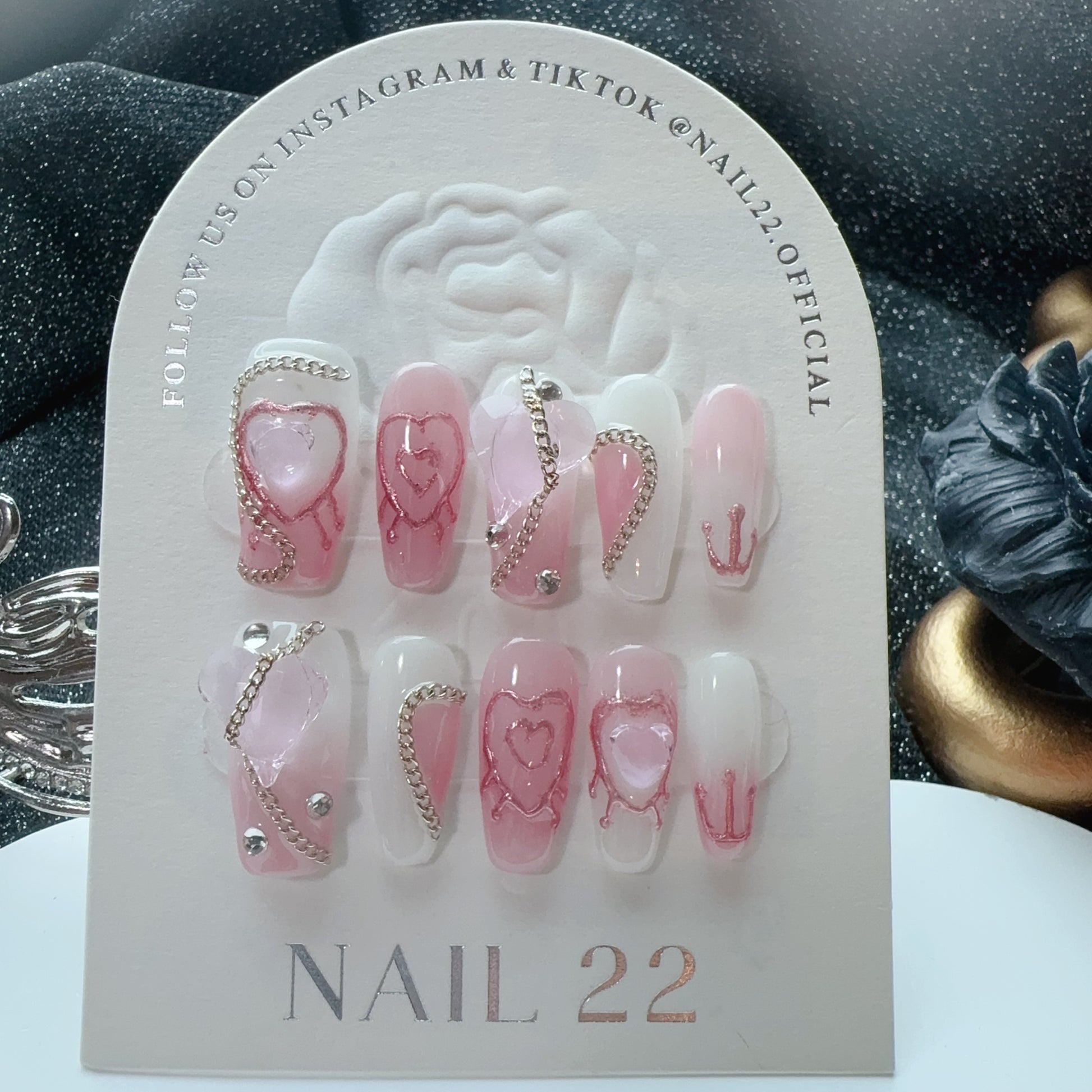 Chained Heart - False nails - Nail 22 Official