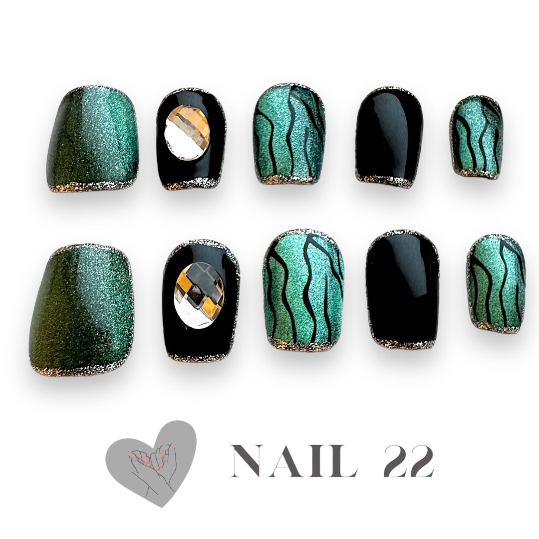 Emerald Sparkle - False nails - Nail 22 Official