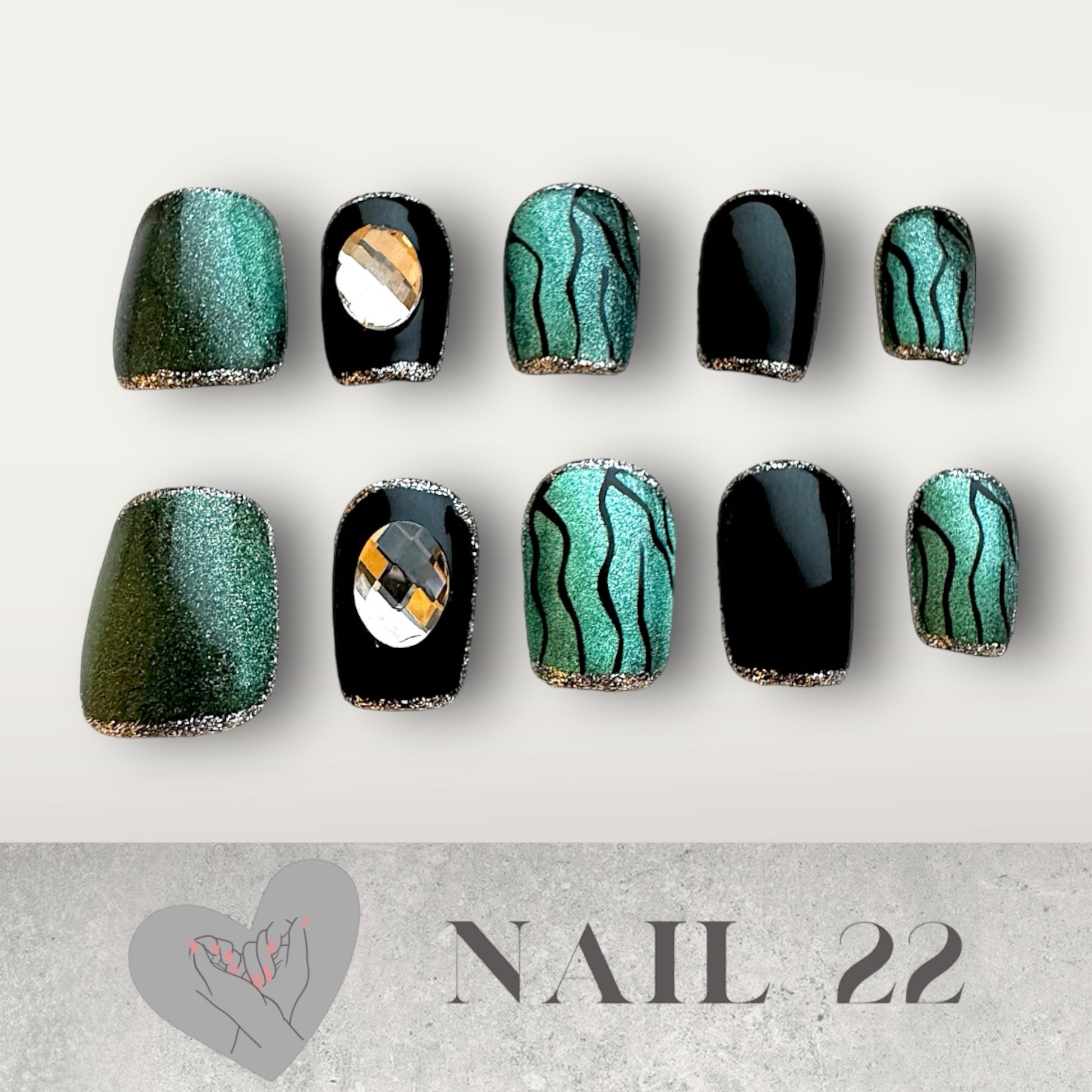 Emerald Sparkle - False nails - Nail 22 Official